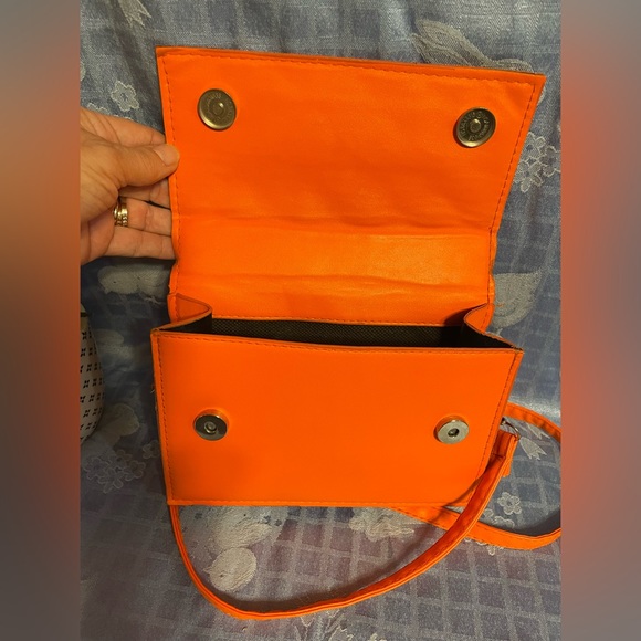 Crossbody bag - Picture 7 of 8